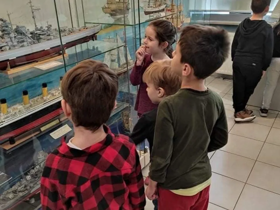 Delfiny w muzeum zabawek — zdjęcie 15