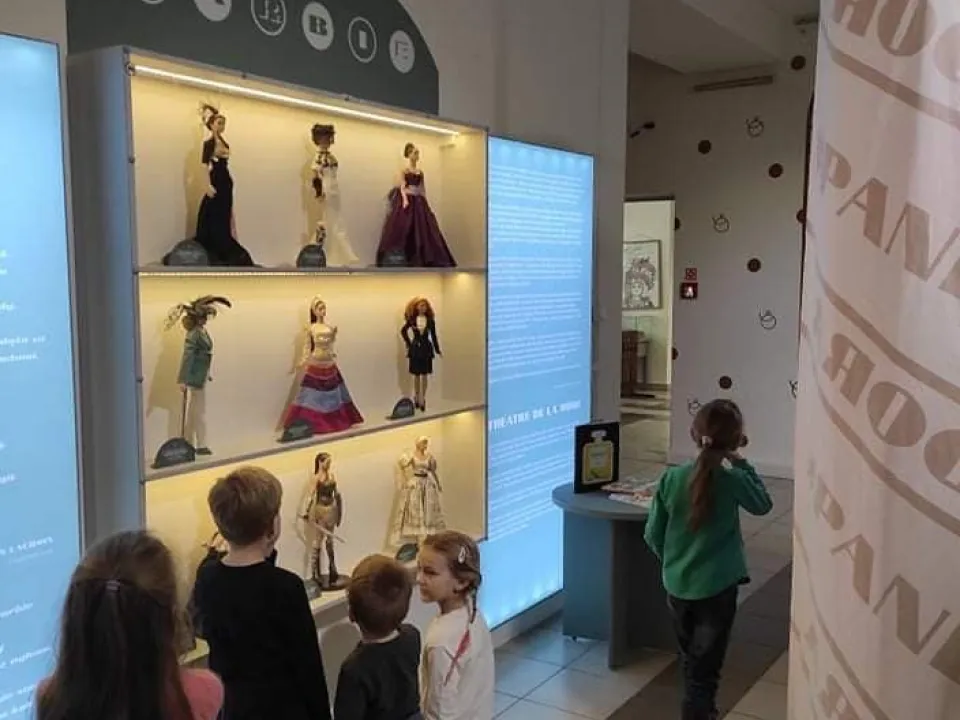 Delfiny w muzeum zabawek — zdjęcie 26