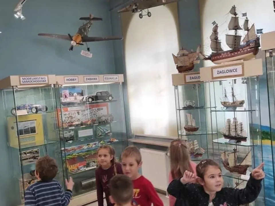 Delfiny w muzeum zabawek — zdjęcie 29