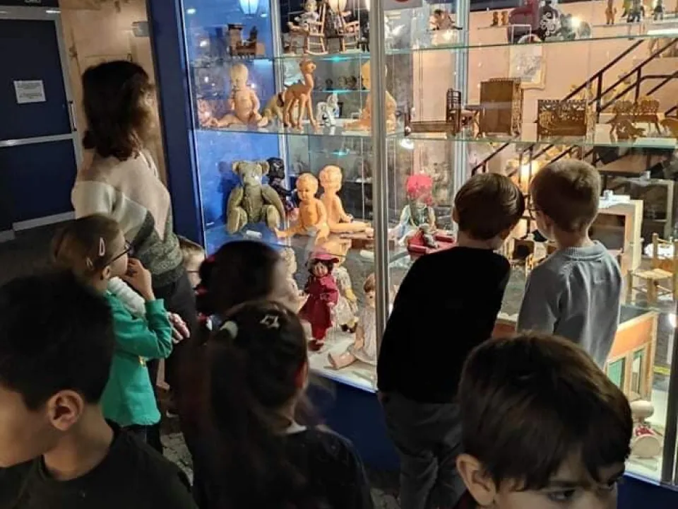 Delfiny w muzeum zabawek — zdjęcie 30