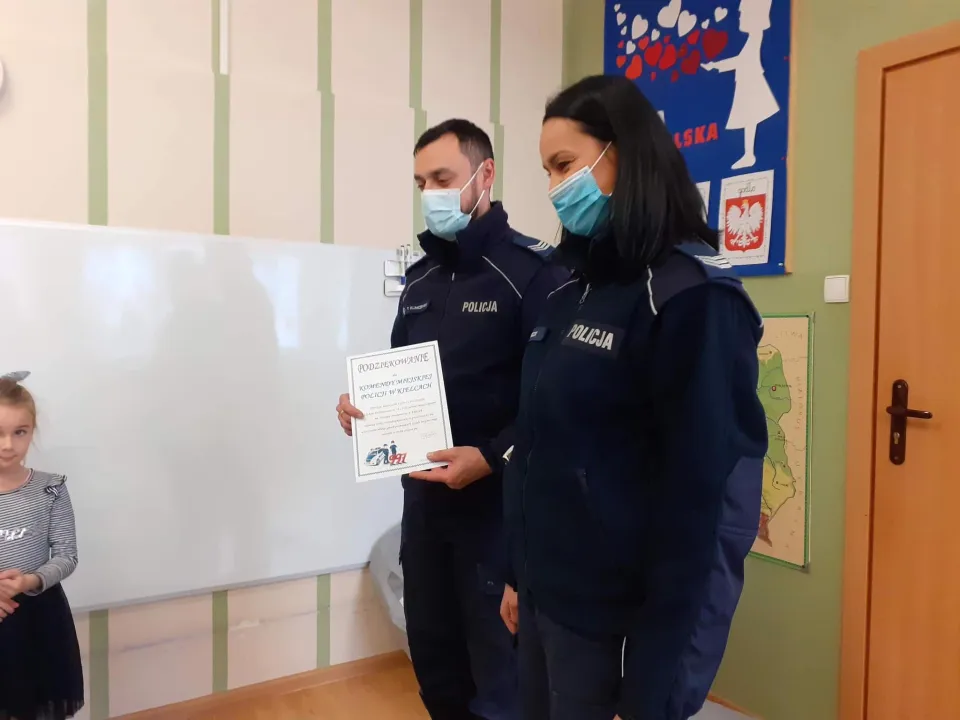 Delfiny i policja — zdjęcie 2