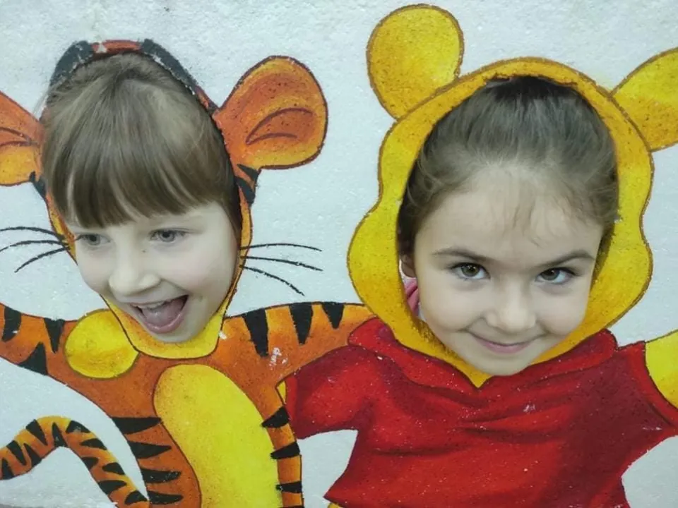 Wizyta grupy „Delfinów” w Miejskiej Bibliotece Publicznej — zdjęcie 11