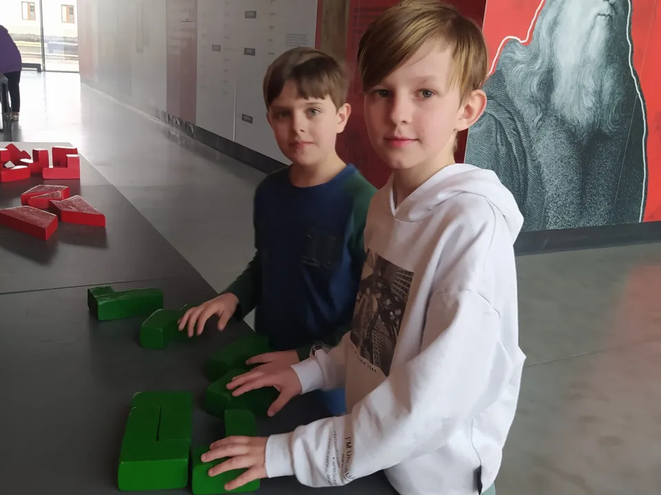 Klasy 3b i 3c z wizytą w Centrum Nauki Leonardo da Vinci.  — zdjęcie 3