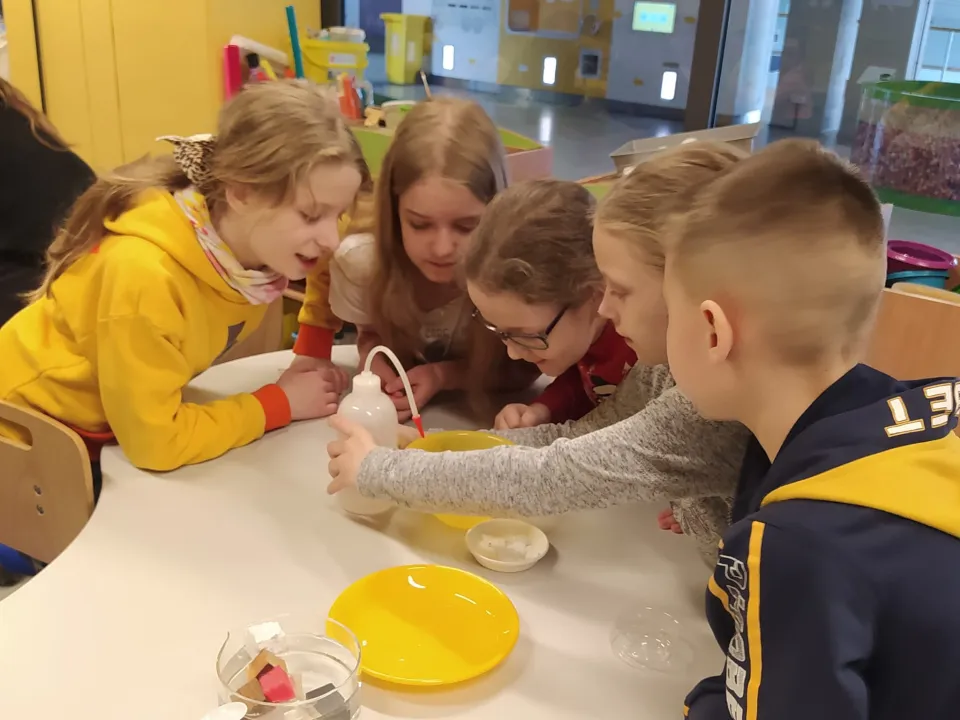 Klasy 3b i 3c z wizytą w Centrum Nauki Leonardo da Vinci.  — zdjęcie 7