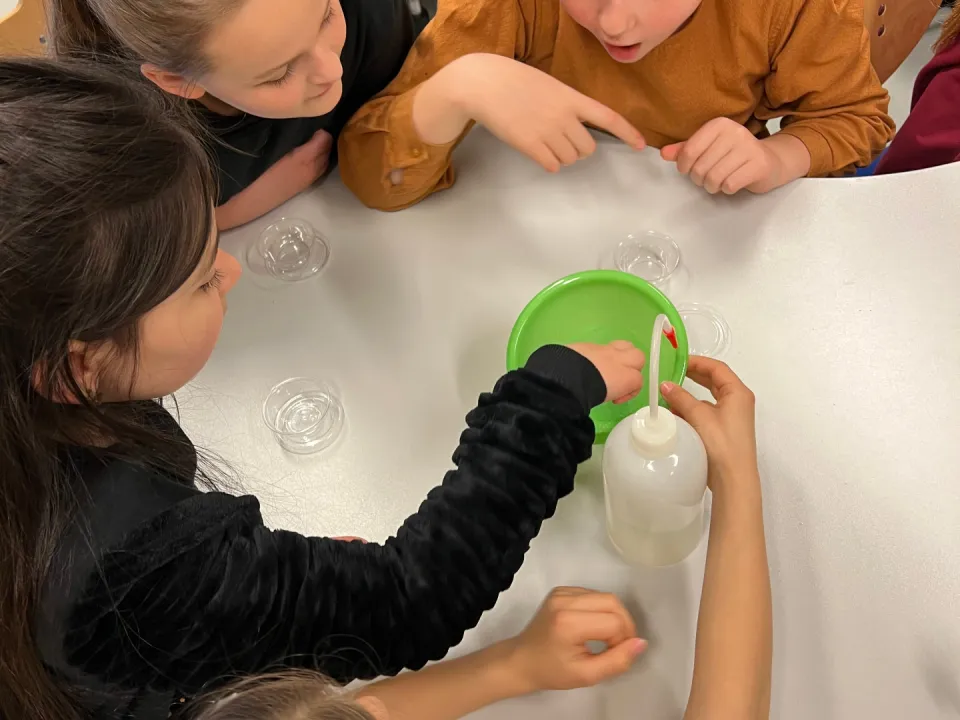 Klasy 3b i 3c z wizytą w Centrum Nauki Leonardo da Vinci.  — zdjęcie 28