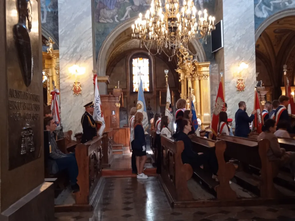 uroczystości ku czci żołnierzy 4 Pułku — zdjęcie 4