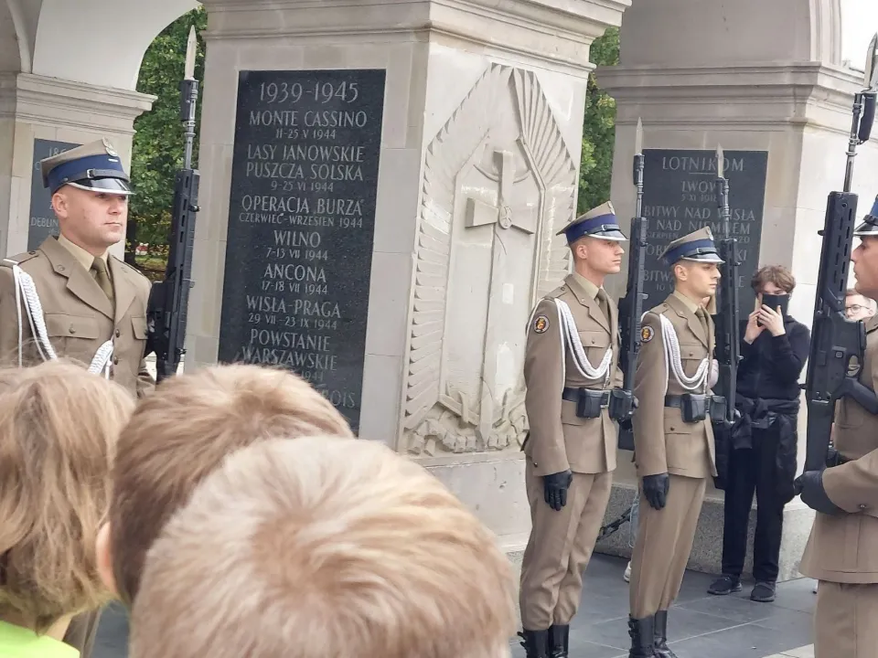 6 b w Warszawie — zdjęcie 6