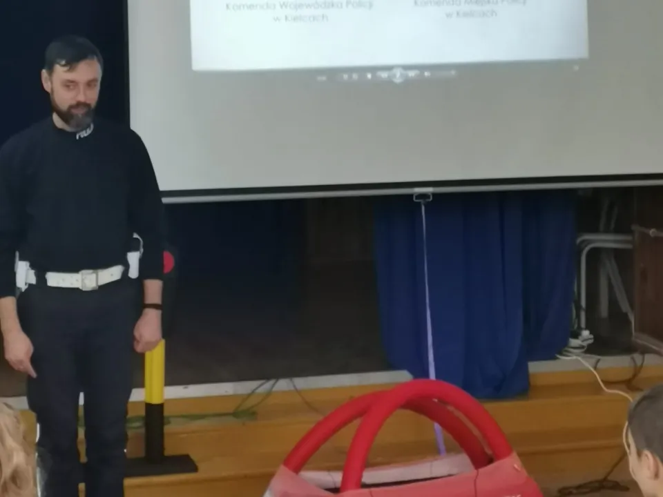 Spotkanie z funkcjonariuszem policji — zdjęcie 6