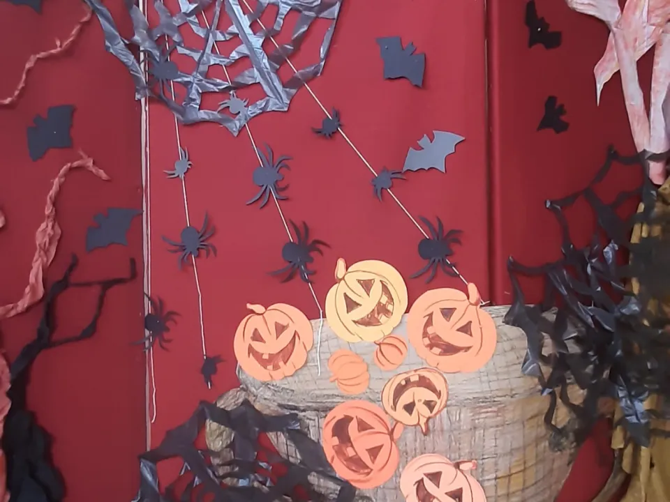 Świetlicowe dekoracje halloweenowe — zdjęcie 1