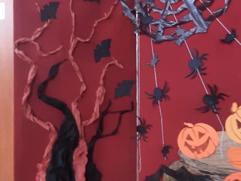 Świetlicowe dekoracje halloweenowe — zdjęcie 2