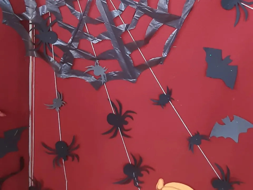 Świetlicowe dekoracje halloweenowe — zdjęcie 3