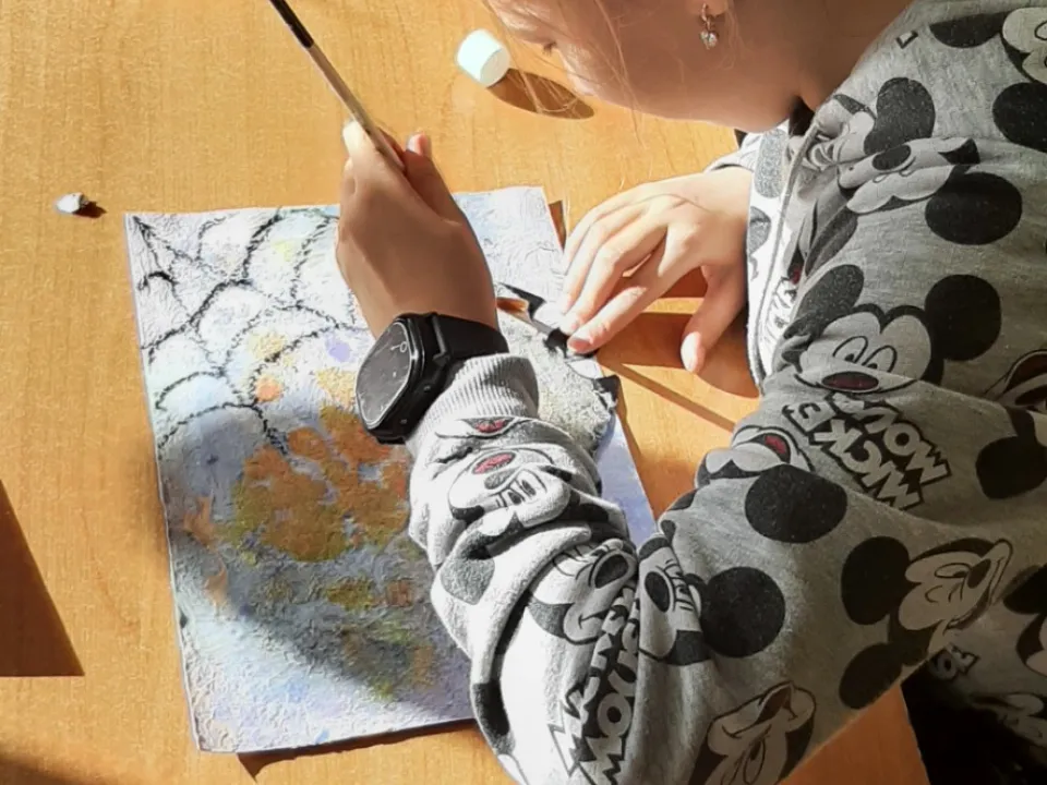 Świetlicowe dekoracje halloweenowe — zdjęcie 24