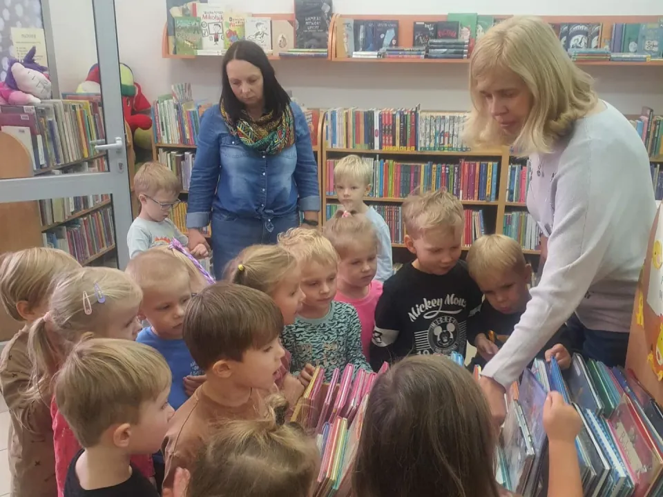 Wyjście Biedronek do Miejskiej Biblioteki Publicznej w Kielcach — zdjęcie 12