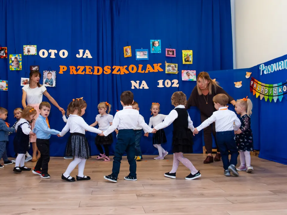 Sprawozdanie z uroczystości Pasowania na Przedszkolaka — zdjęcie 2