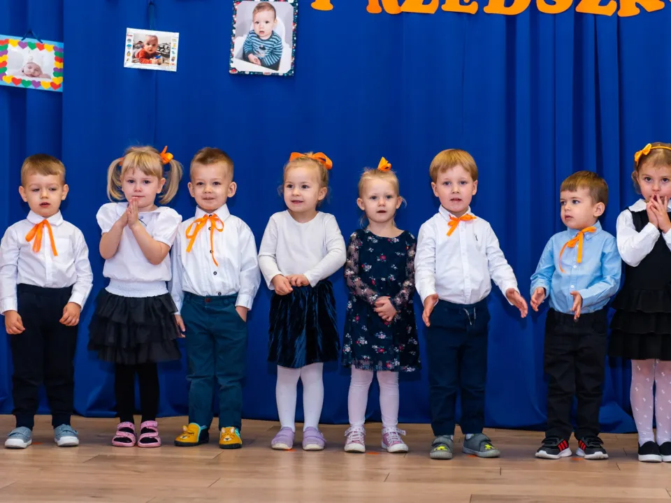 Sprawozdanie z uroczystości Pasowania na Przedszkolaka — zdjęcie 11