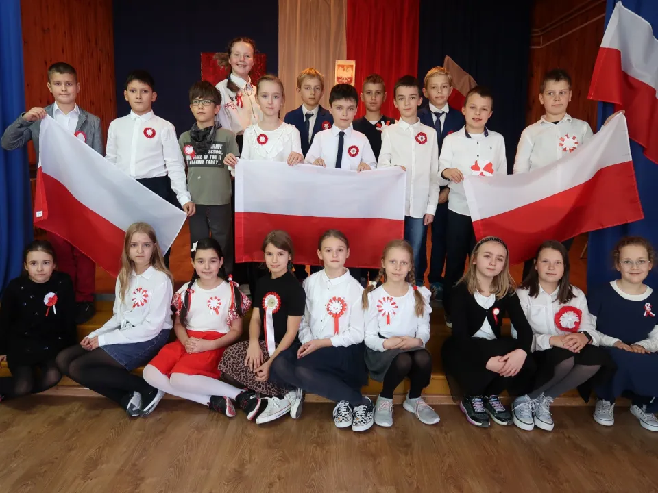 Święto Niepodległości zdjęcia grupowe — zdjęcie 12