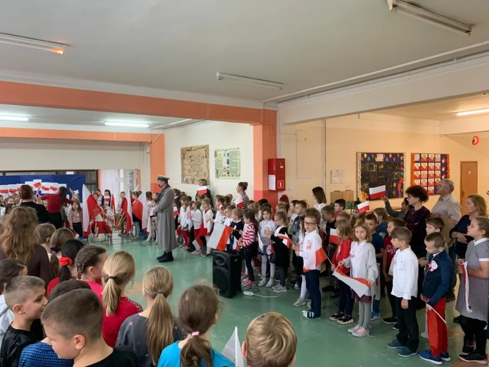 Święto Niepodległości - apel — zdjęcie 1