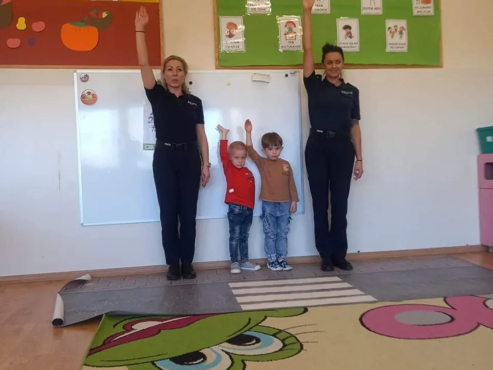 Spotkanie Biedronek z Policją — zdjęcie 2