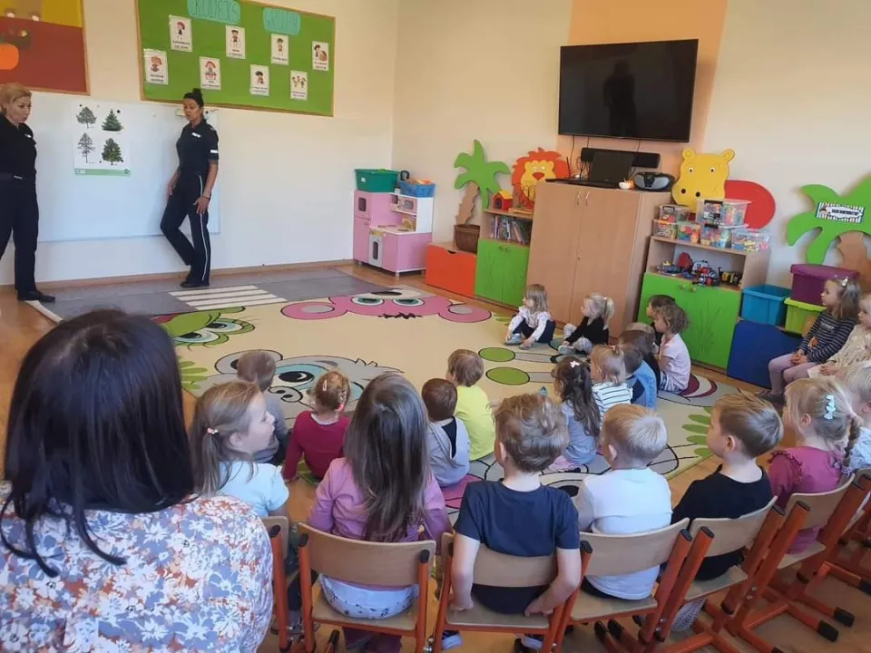 Spotkanie Biedronek z Policją — zdjęcie 6