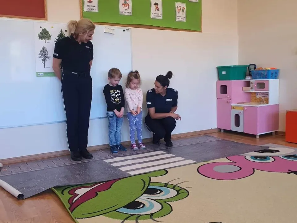Spotkanie Biedronek z Policją — zdjęcie 7