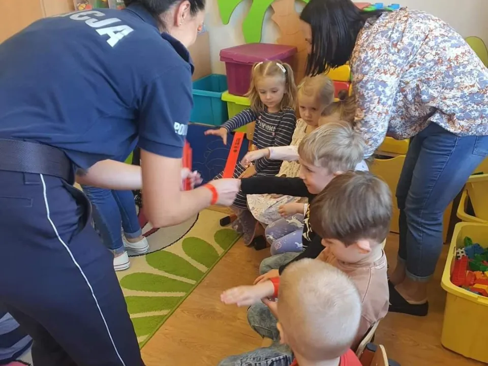 Spotkanie Biedronek z Policją — zdjęcie 12