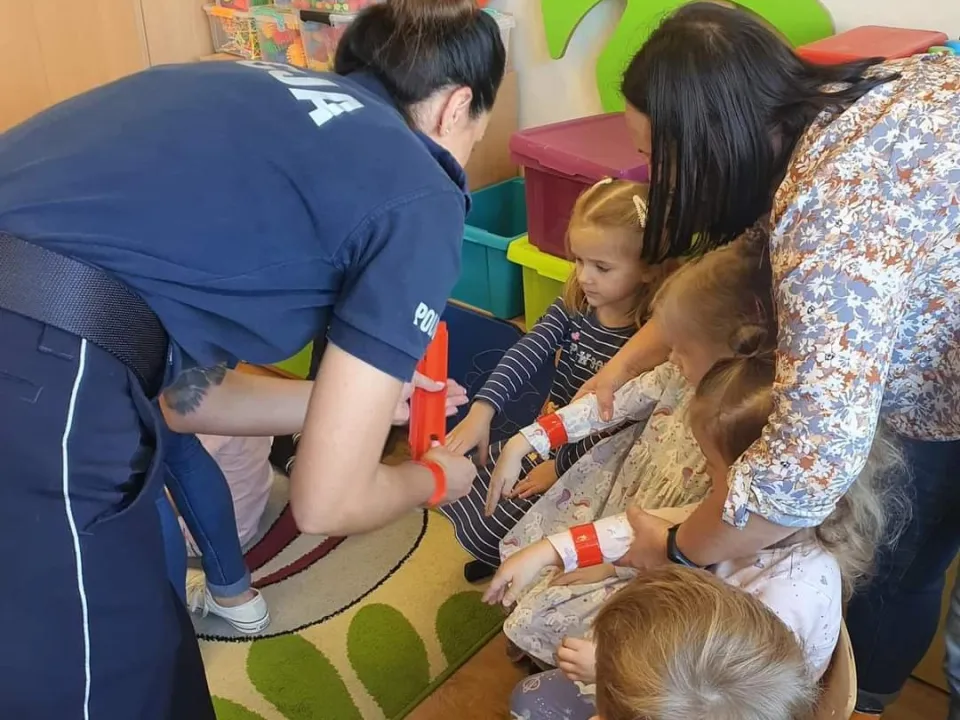 Spotkanie Biedronek z Policją — zdjęcie 13