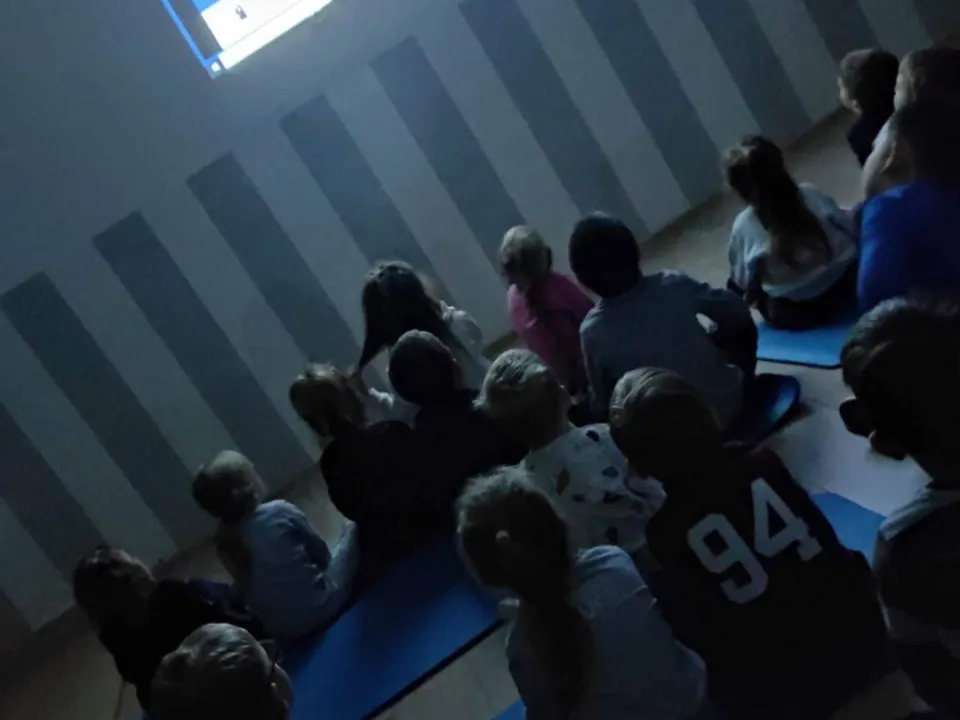 Spotkanie Biedronek z pracownikiem Zakładu Linii Kolejowych w Kielcach — zdjęcie 1