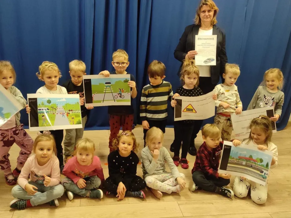 Spotkanie Biedronek z pracownikiem Zakładu Linii Kolejowych w Kielcach — zdjęcie 6