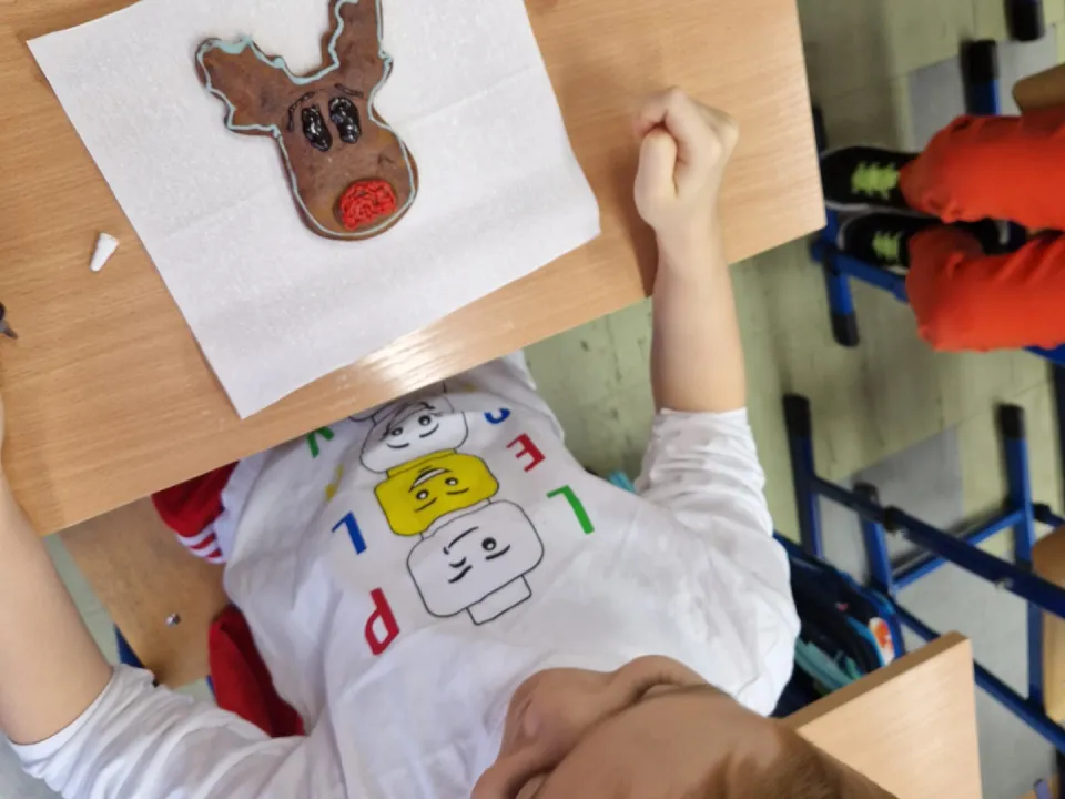 WARSZTATY BOŻONARODZENIOWE UCZNIÓW KLAS 1  — zdjęcie 11