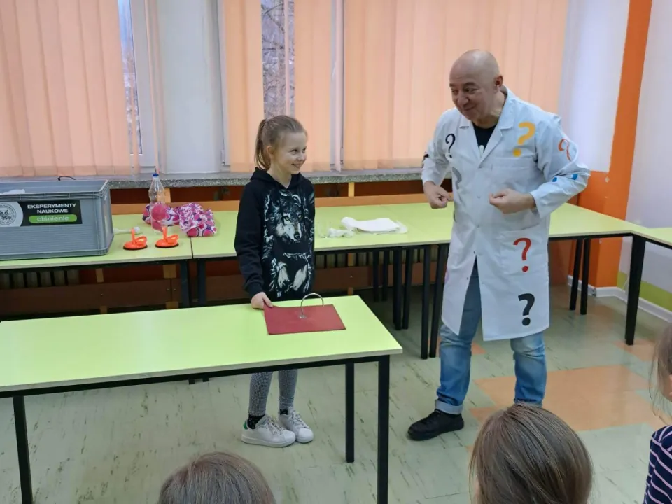 Fizyka dla smyka kl. I-III — zdjęcie 1