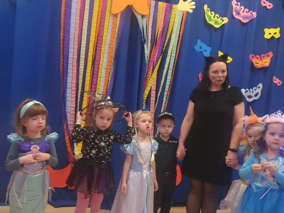 Fotorelacja z balu karnawałowego - Biedronki — zdjęcie 13