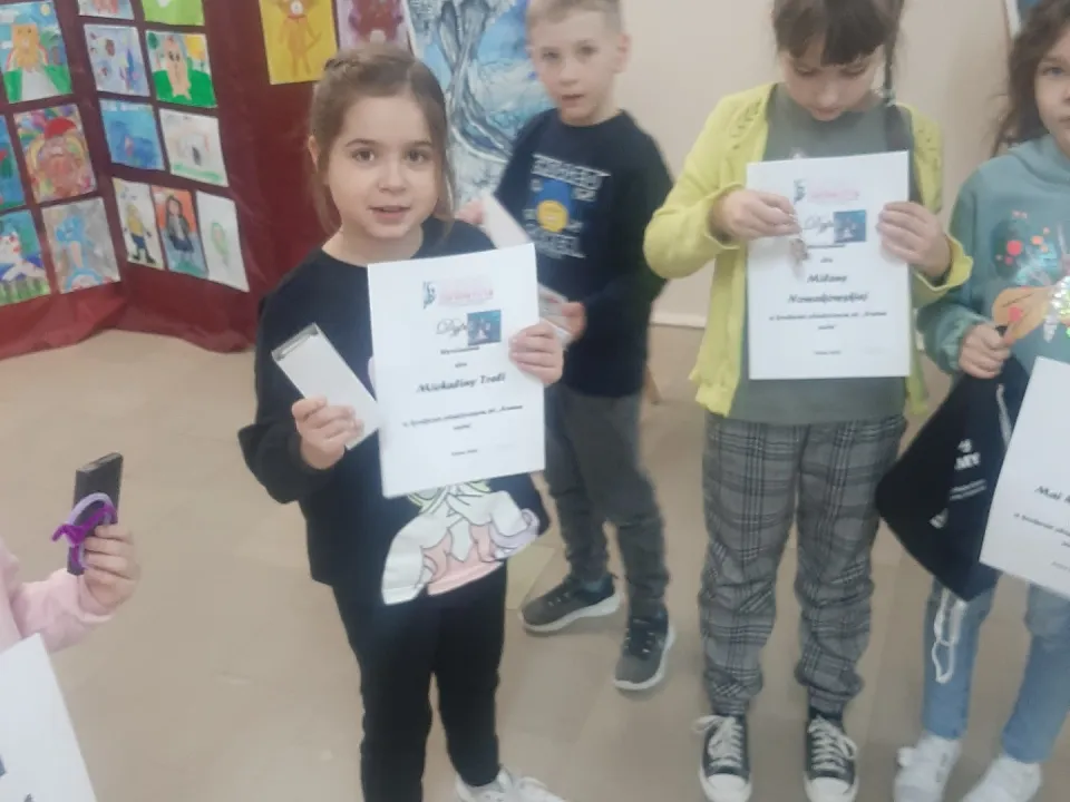 Konkurs plastyczny dla kl. 1-3 pt. "Kraina snów" — zdjęcie 9