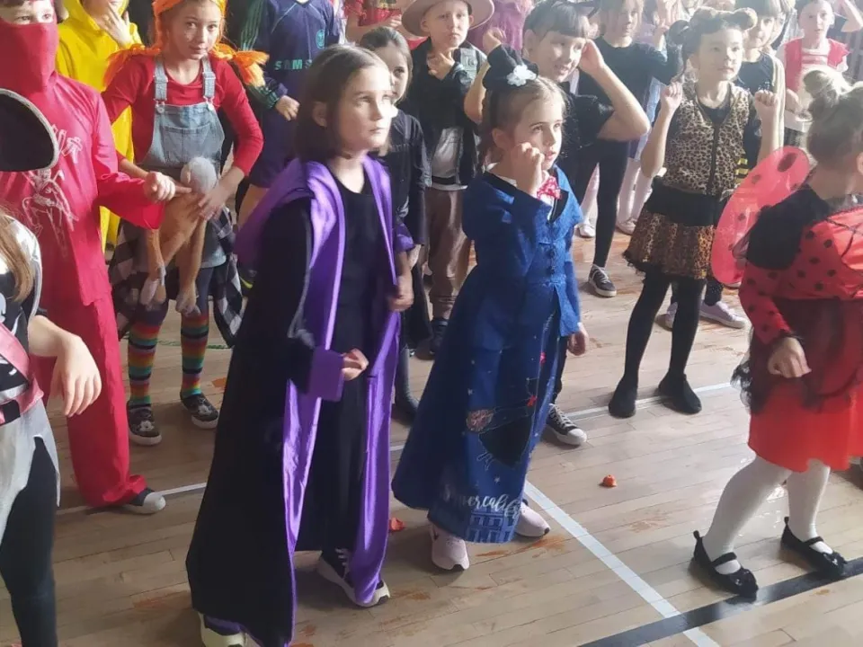 Bal karnawałowy uczniów klas I-III — zdjęcie 6