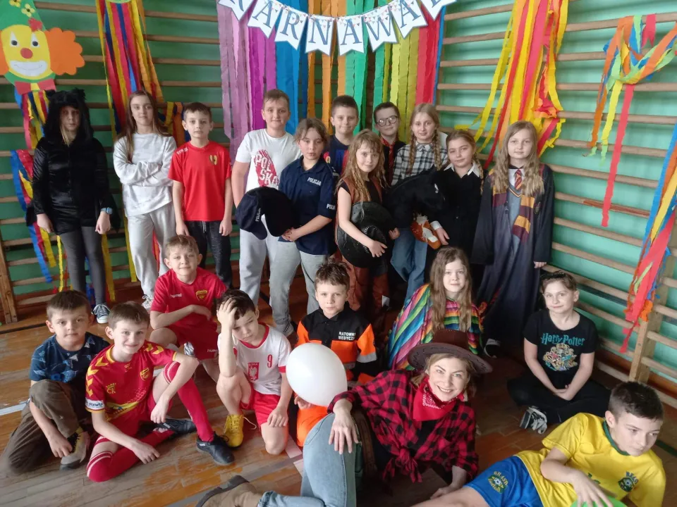 Bal karnawałowy uczniów klas I-III — zdjęcie 8