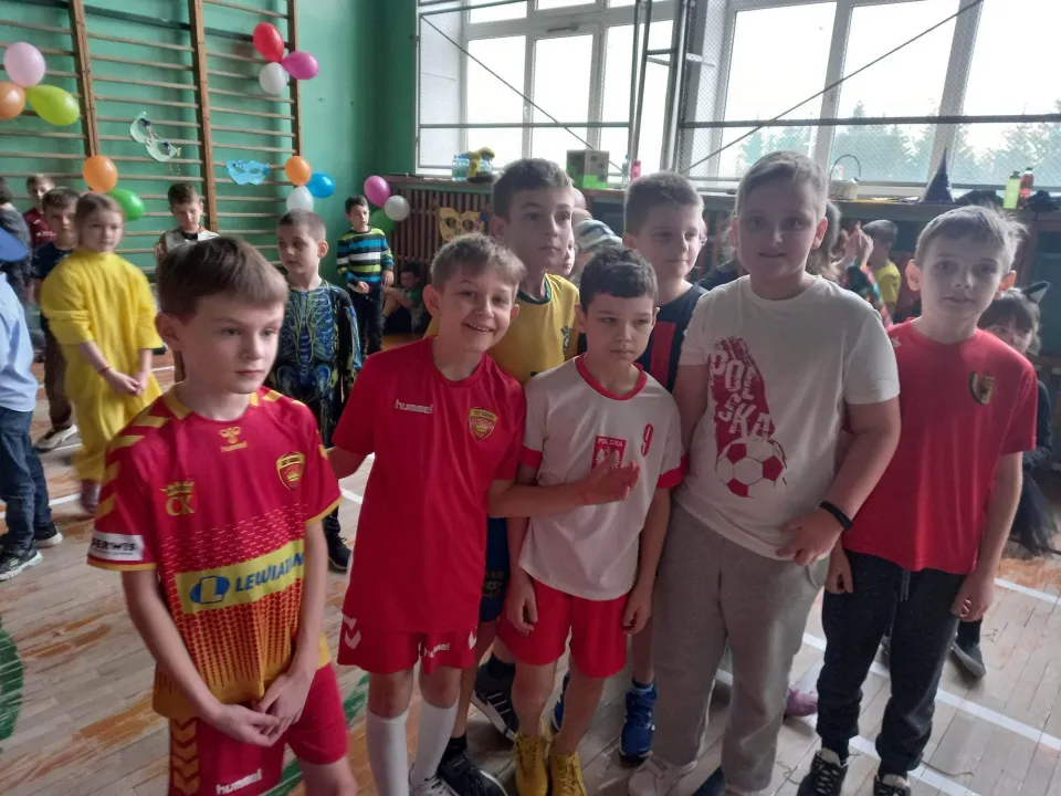 Bal karnawałowy uczniów klas I-III — zdjęcie 10