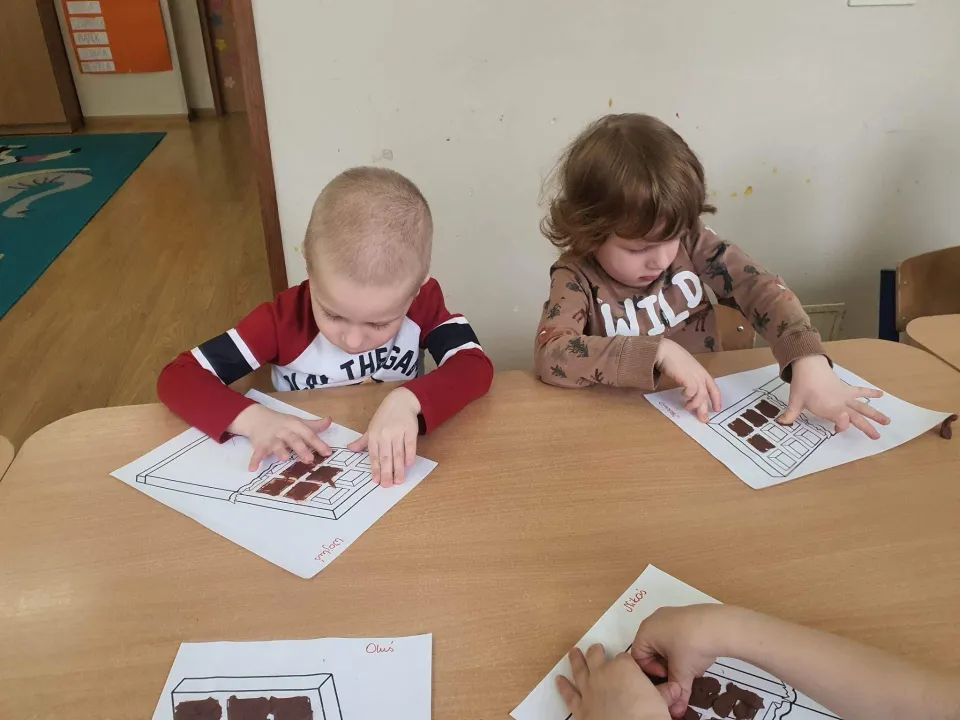 Dzień czekolady w grupie Biedronek - fotorelacja — zdjęcie 10