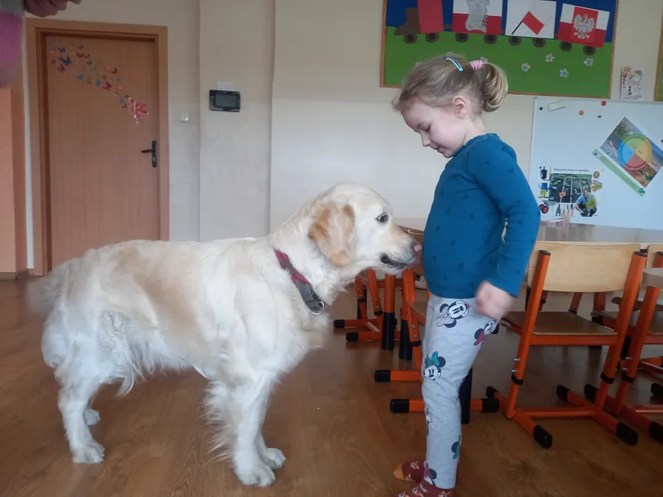 Dogoterapia w grupie Lisków — zdjęcie 5