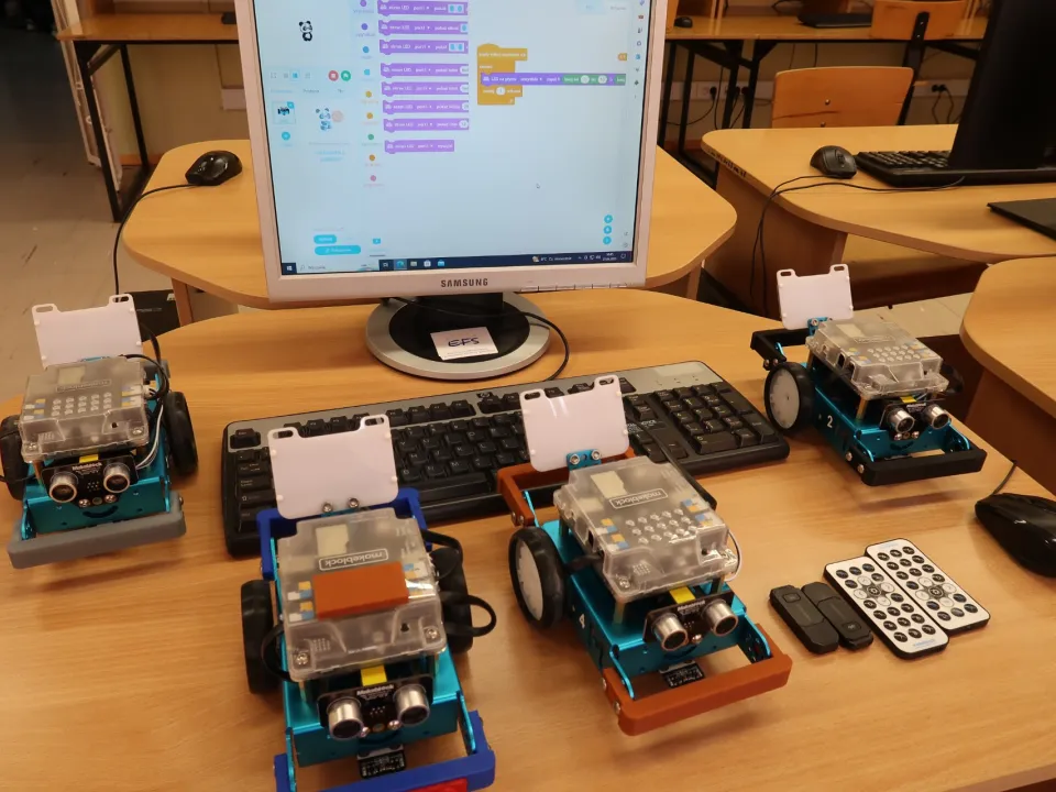 Programowanie  mBoota - Laboratoria Przyszłości — zdjęcie 1