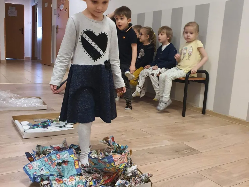 Fotorelacja z Dnia Ziemi w grupie Biedronek — zdjęcie 9