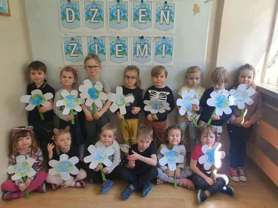 Fotorelacja z Dnia Ziemi w grupie Biedronek — zdjęcie 12
