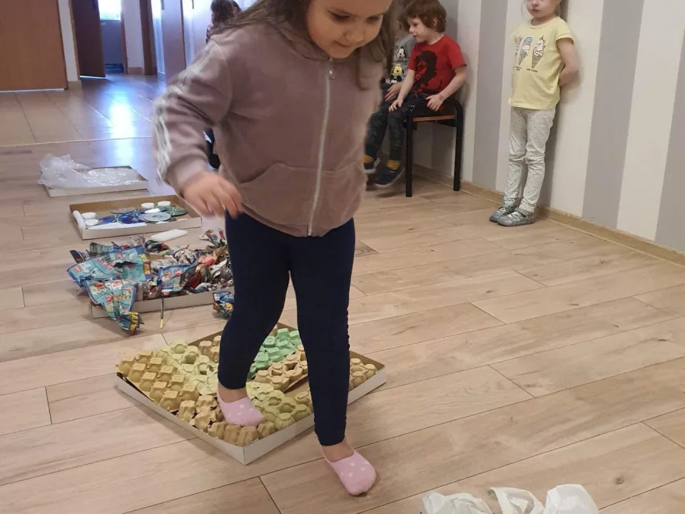 Fotorelacja z Dnia Ziemi w grupie Biedronek — zdjęcie 13