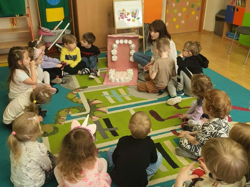 Biedronki poznają zawód stomatologa — zdjęcie 1