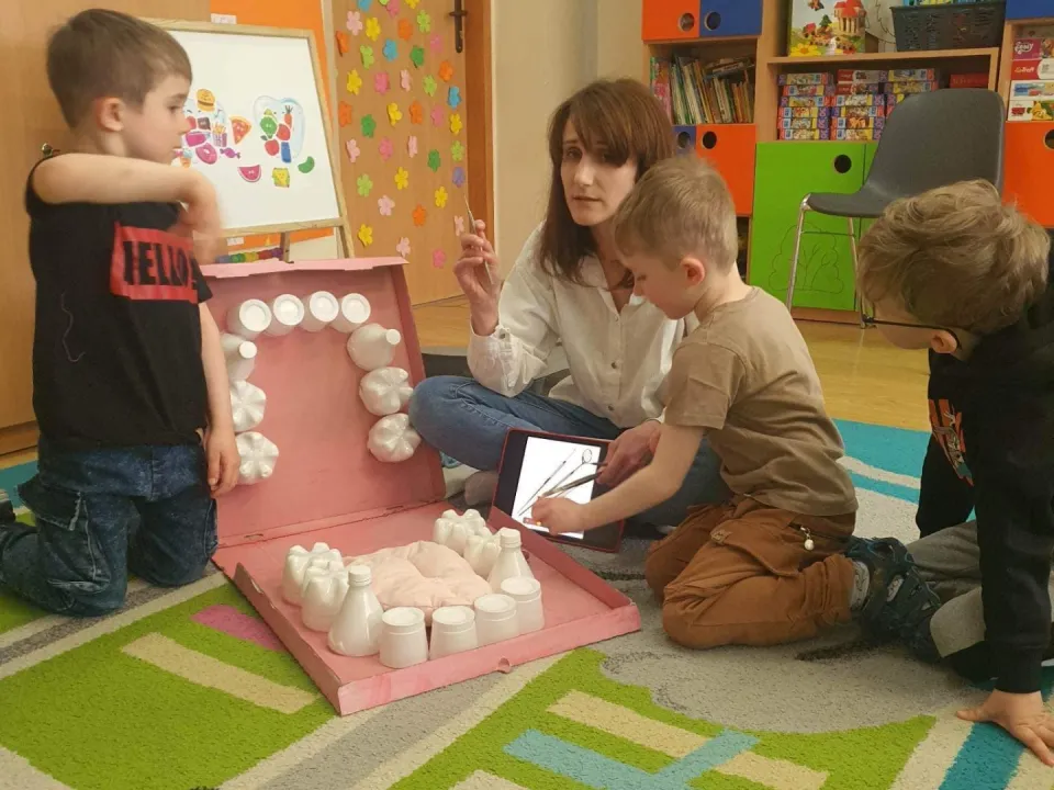 Biedronki poznają zawód stomatologa — zdjęcie 9