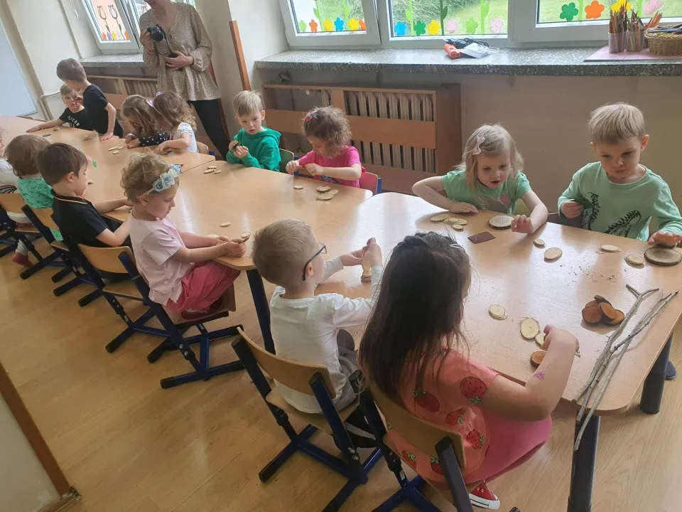 Warsztaty z majsterkowania w grupie Biedronek — zdjęcie 5