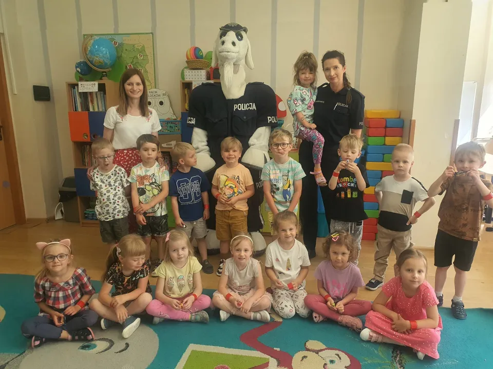 Biedronki poznają zawód policjanta — zdjęcie 15
