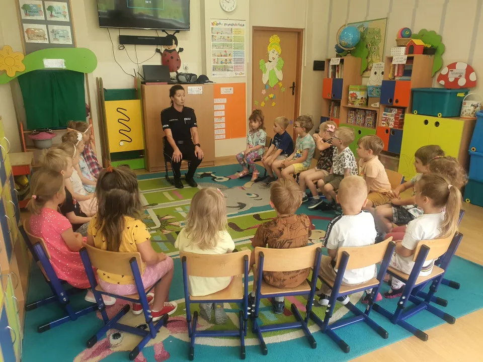 Biedronki poznają zawód policjanta — zdjęcie 20