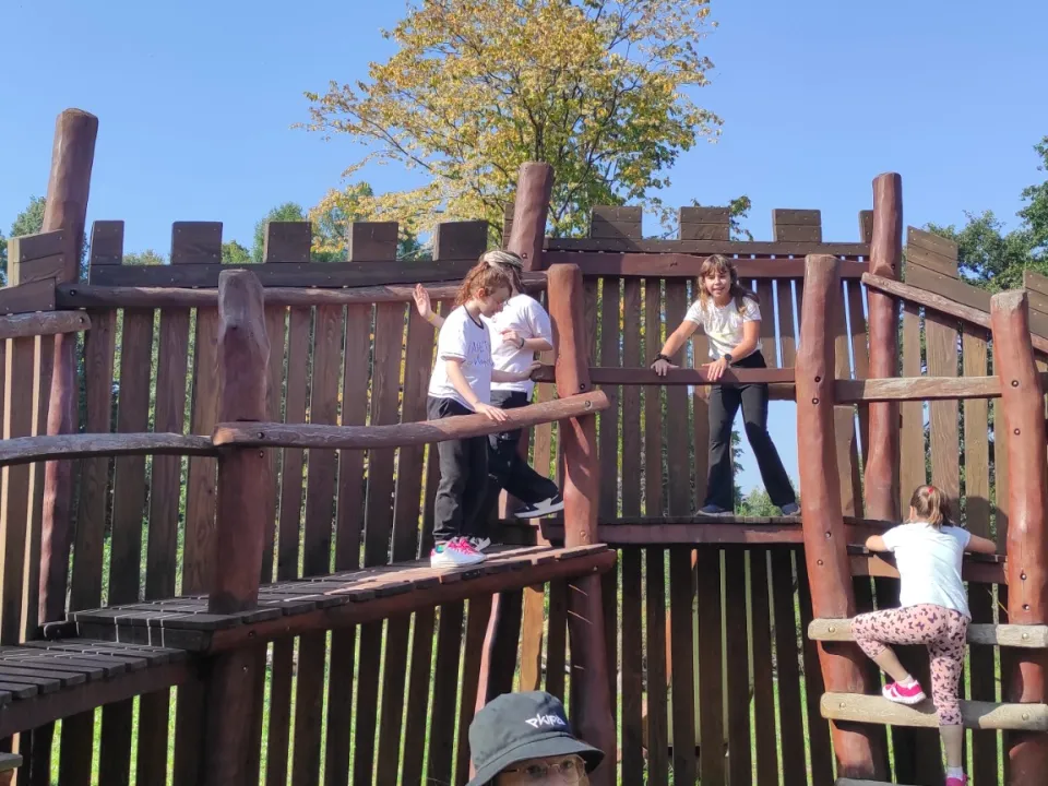 Klasy 4a i 4c poznają świętokrzyskie — zdjęcie 10
