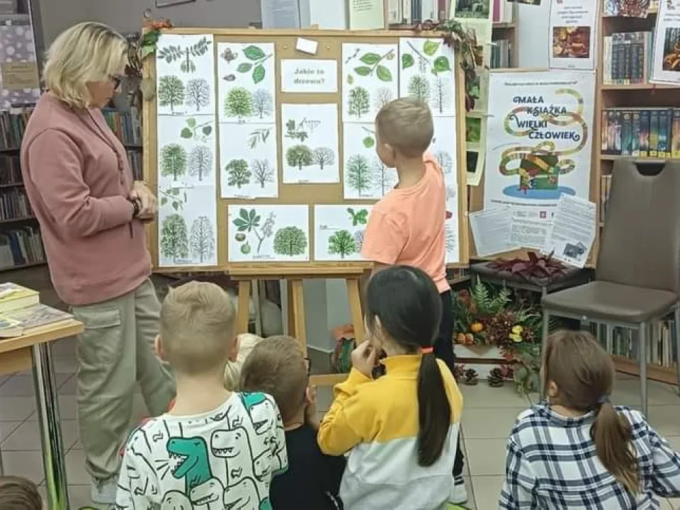 W Miejskiej Bibliotece Publicznej — zdjęcie 2