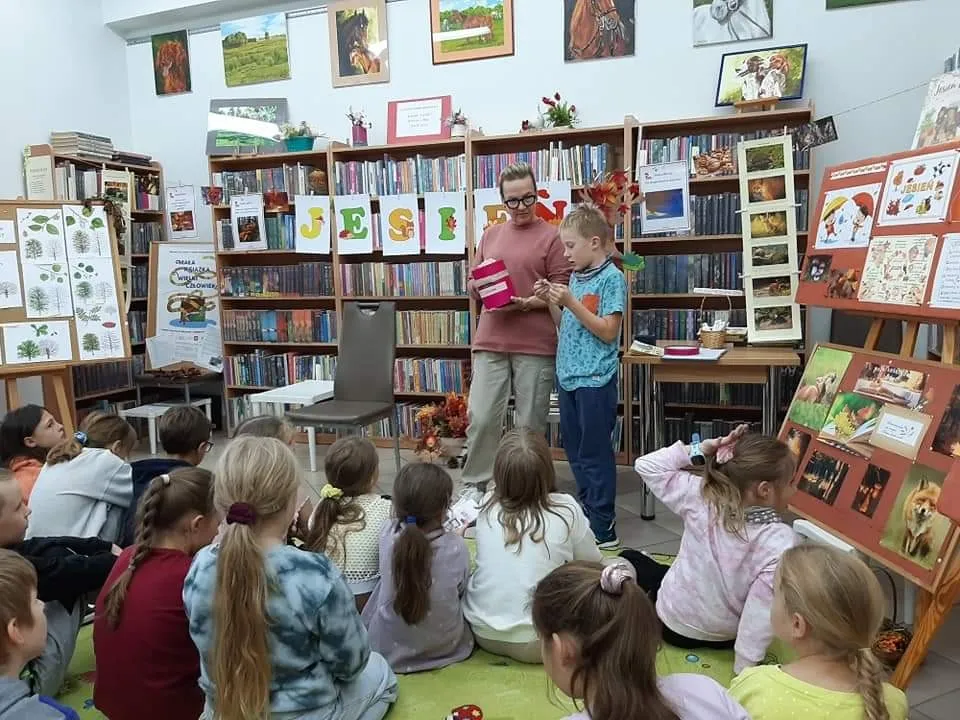 W Miejskiej Bibliotece Publicznej — zdjęcie 6