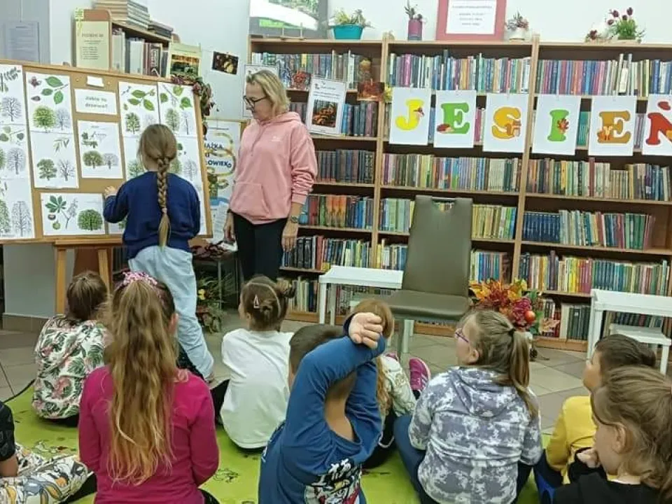 W Miejskiej Bibliotece Publicznej — zdjęcie 10